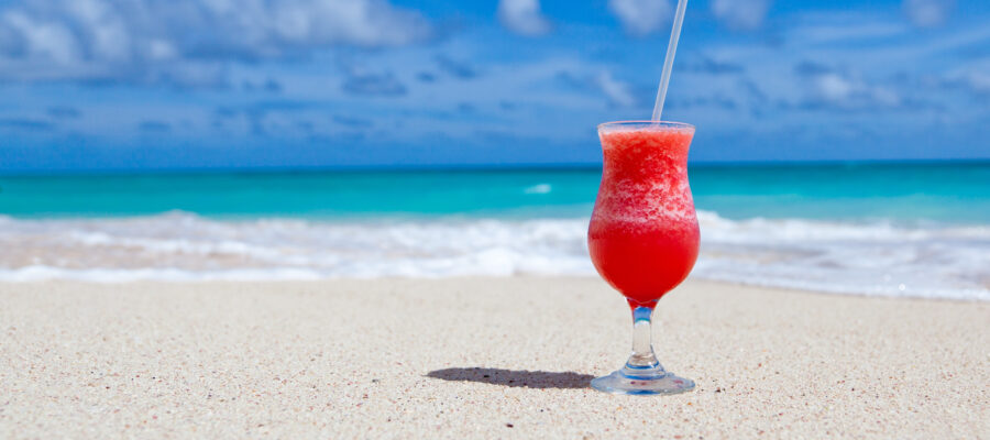 砂浜のドリンク